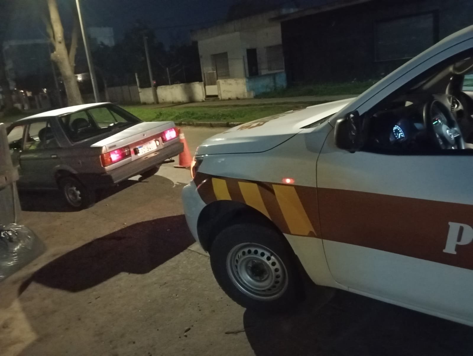 Policia Caminera recuperó un auto hurtado luego de una persecución