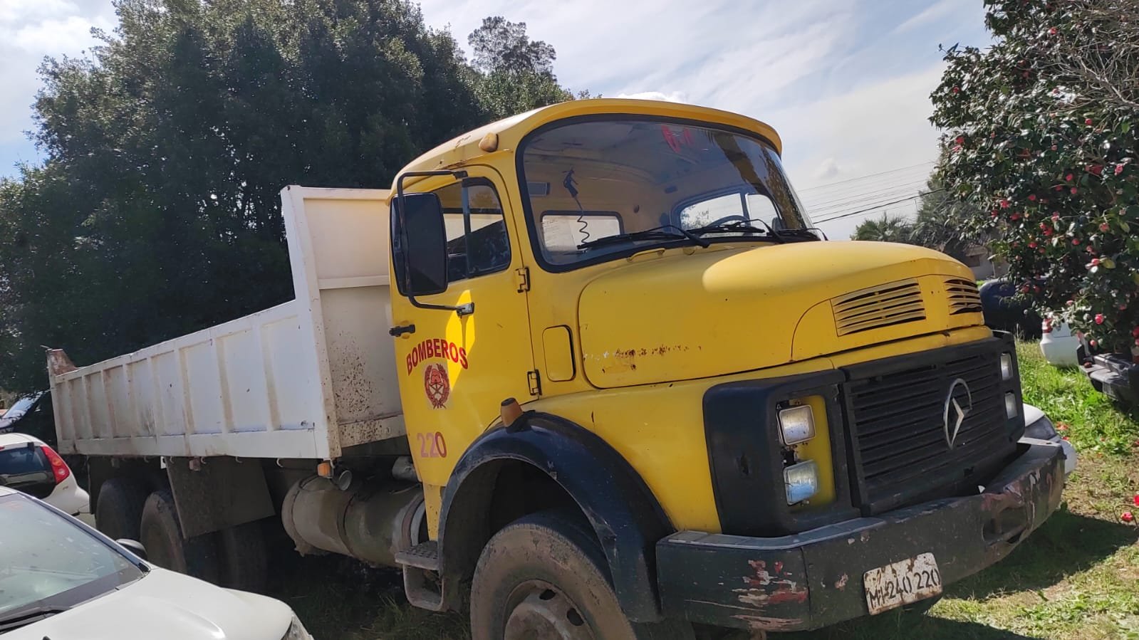 Circulaba por Ciudad del Plata con un camión de bomberos comprado en un remate