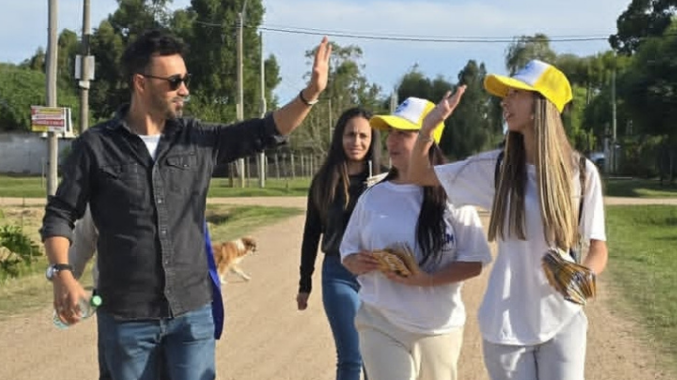 Denis Hornos Busca Destinar Recursos a Iniciativas Juveniles dentro del Gobierno Local